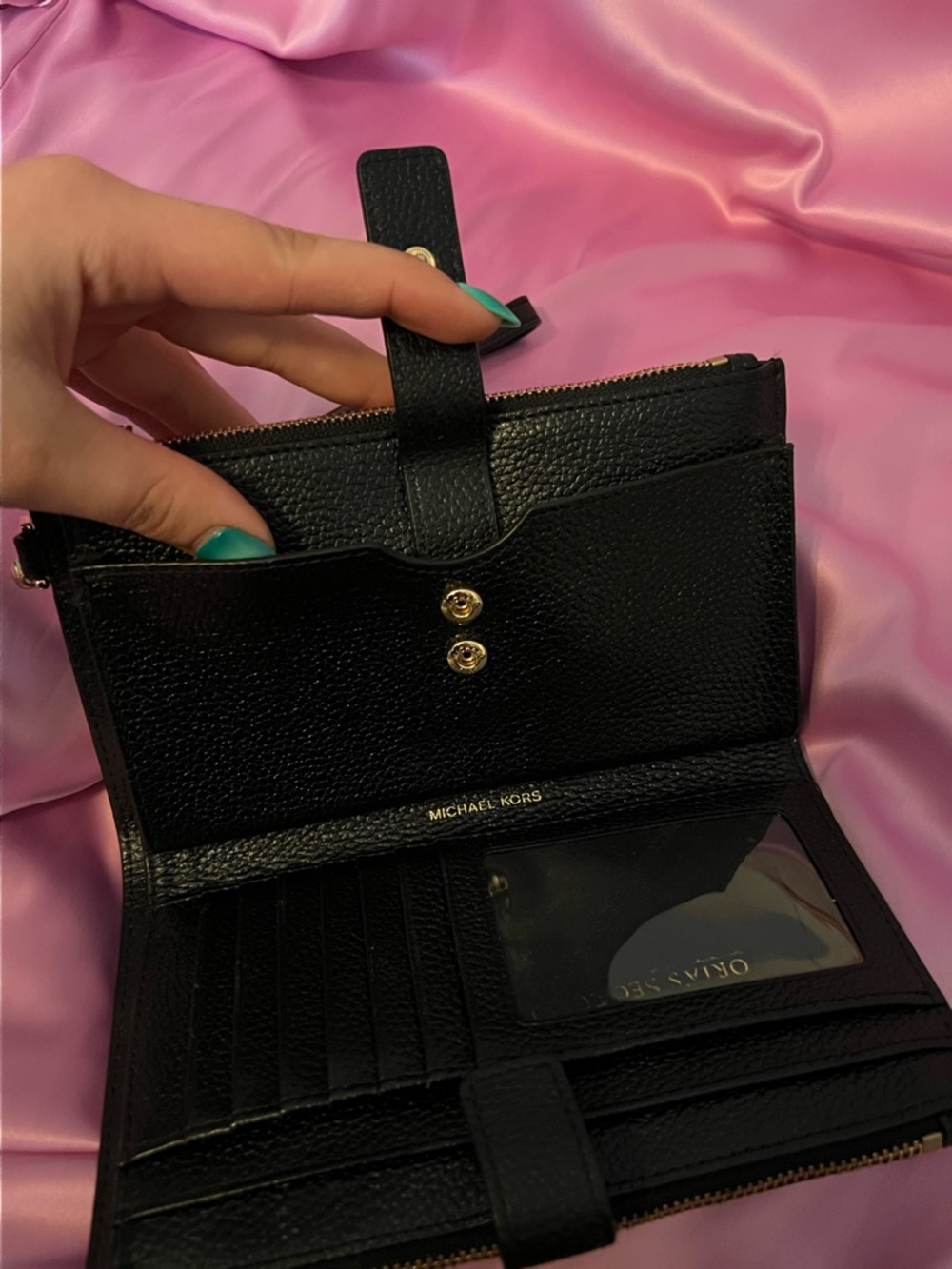 Michael Kors Wallet - Picture 6 of 11
